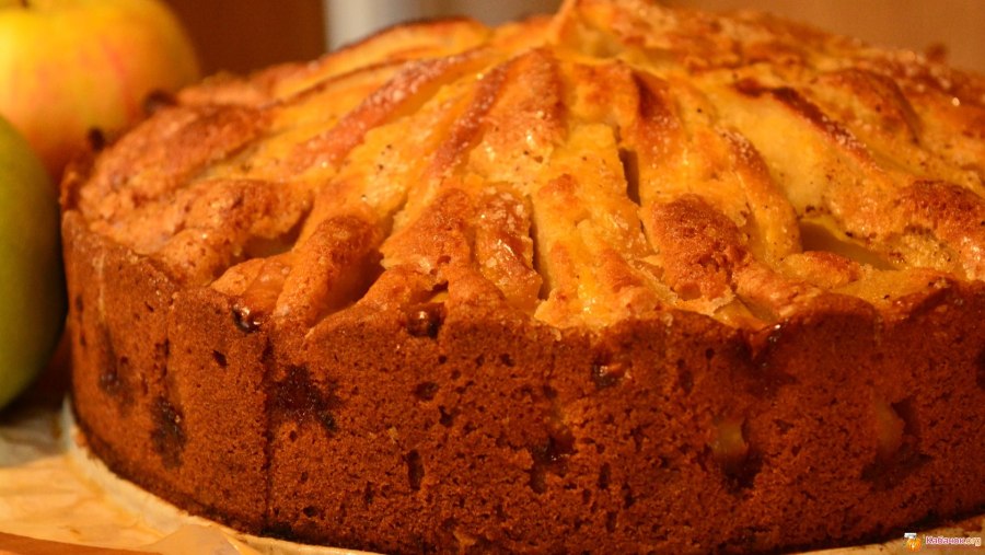 Шарлотка с яблоками и апельсинами