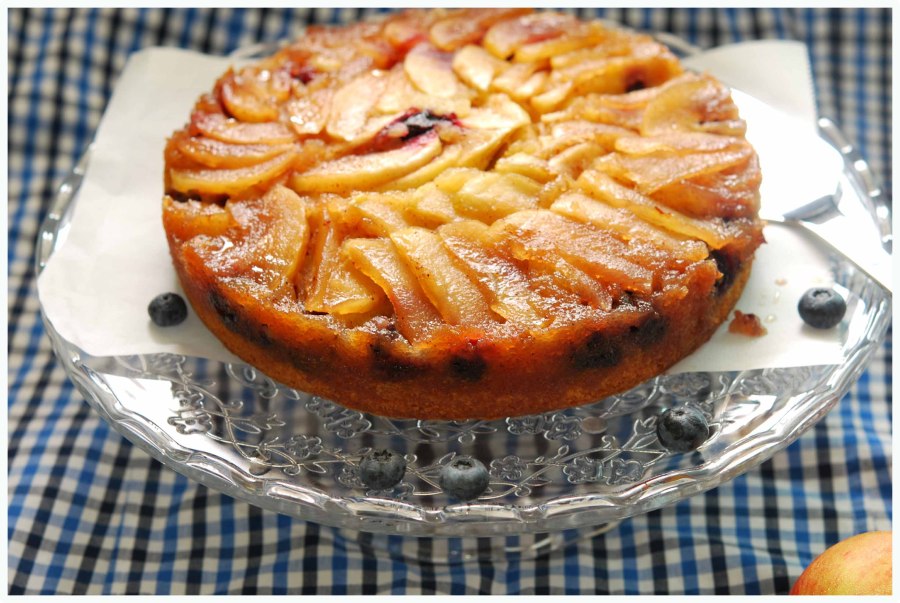 Песочный пирог с меренгой и яблоками