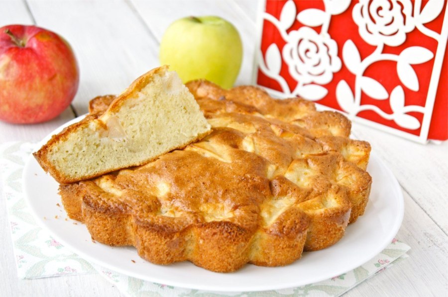 Шарлотка с яблоками Юлии Высоцкой