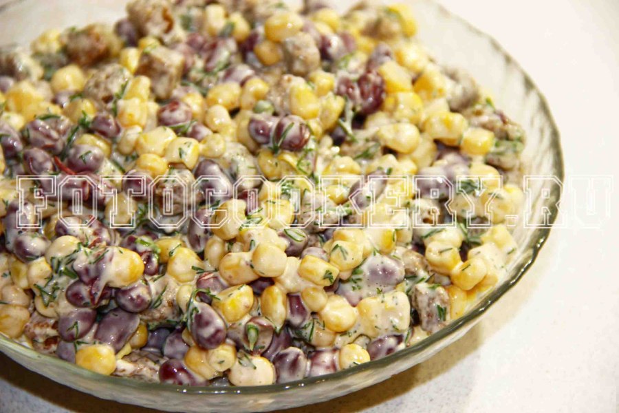 Салат кукуруза фасоль кириешки