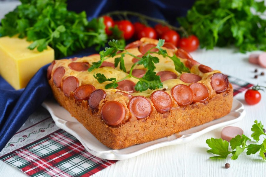 Расстегай с сосиской