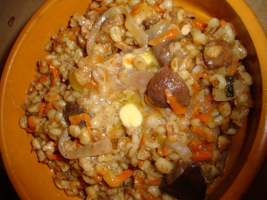 Перловая крупа с тушенкой