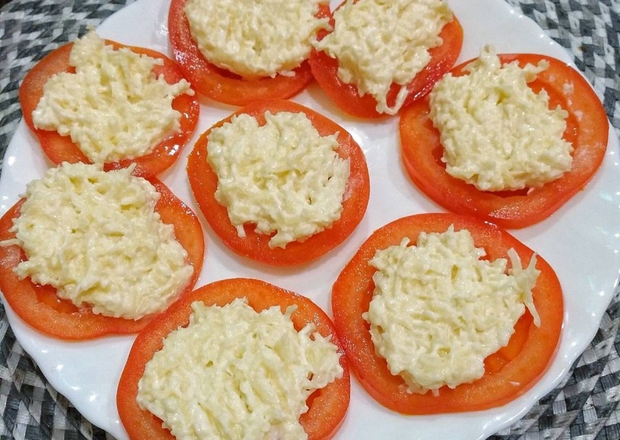 Гогошары фаршированные помидорами
