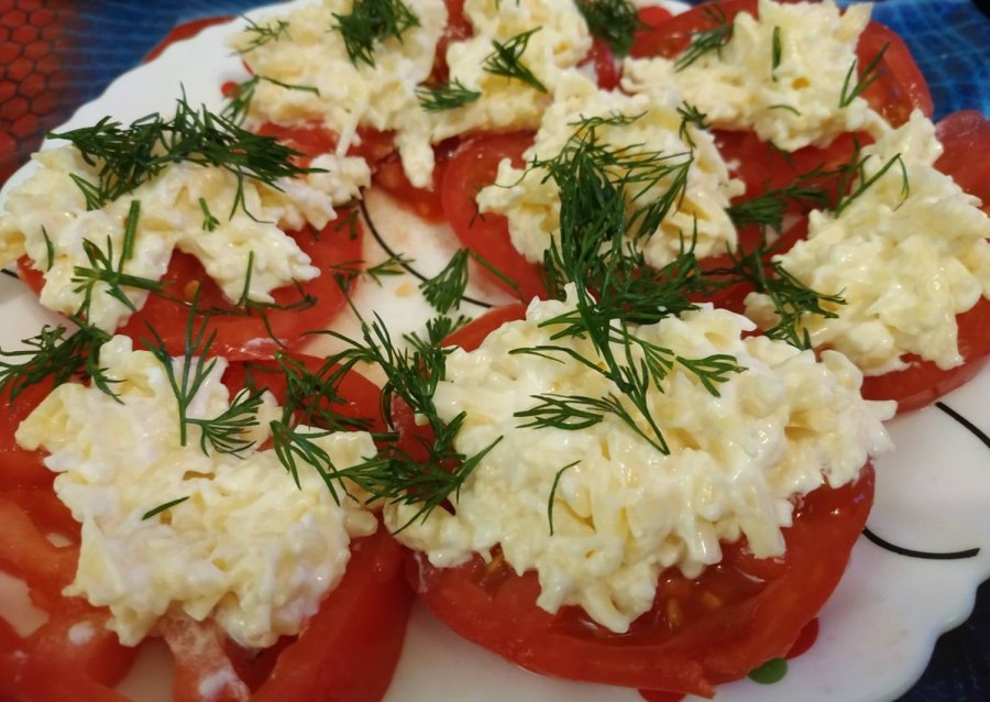 Закуска из помидоров
