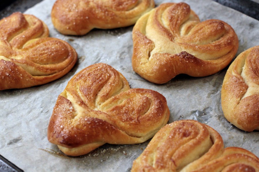 Булочки с сахаром