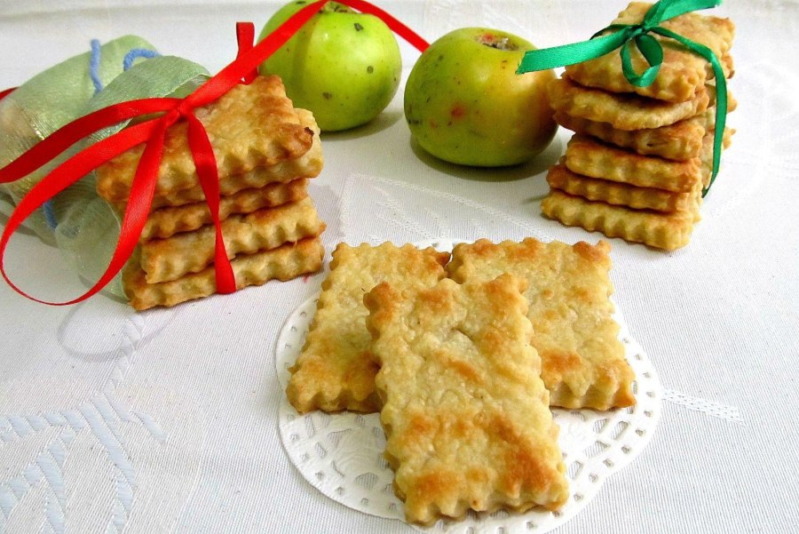 Печенье с яблочной начинкой