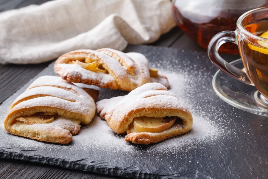 Печенье из творога с яблоками и корицей
