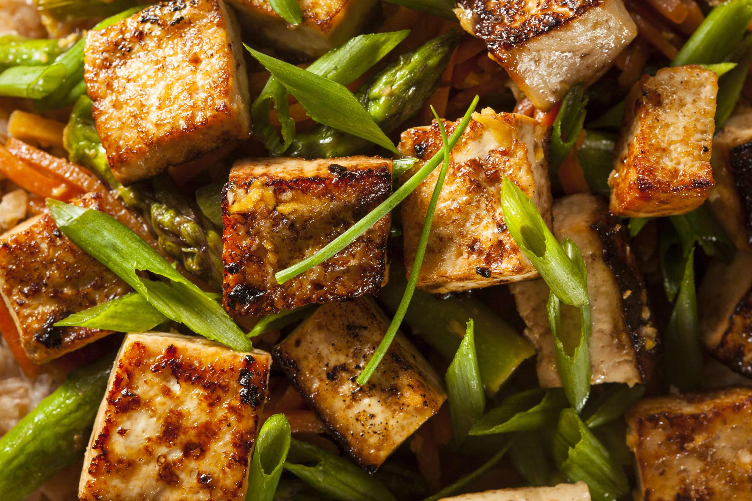 Тофу с овощами рецепты. Тофу. Рыба тофу. Вегетарианские блюда заменяющие мясо. Рыба тофу фото.