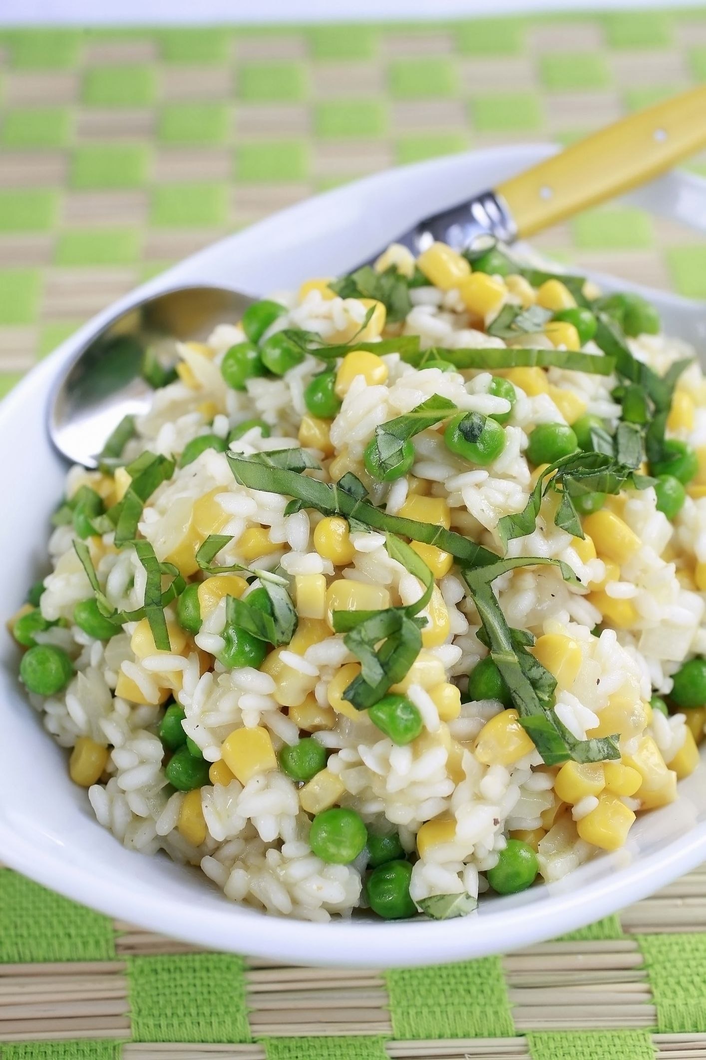 Горох рис отзывы. Рис с кукурузой и горошком кукурузой. Бурый рис с горошком и кукурузой. Рис с горохом и кукурузой. Рис с зеленым горошком и кукурузой.