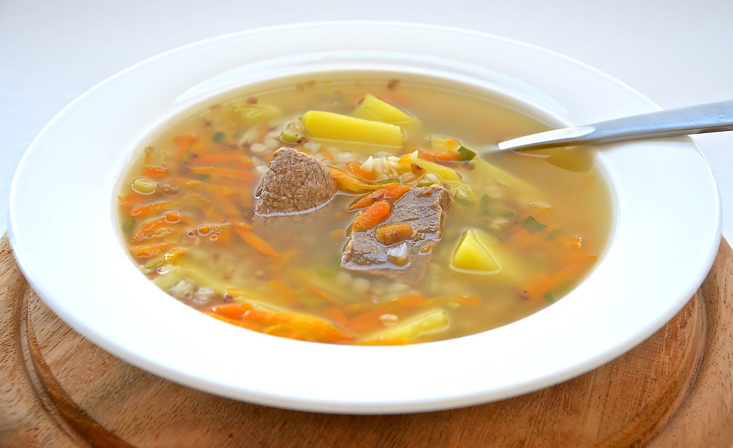 Суп картошка с мясом говядины. Говядина для супа. Суп с мясом. Овощной суп с мясом. Суп на мясном бульоне.