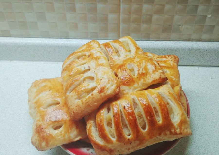 Слойка с яблоками