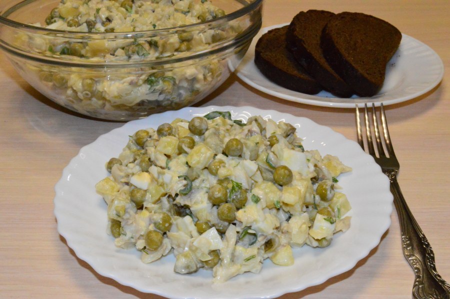 Салат с треской и картофелем
