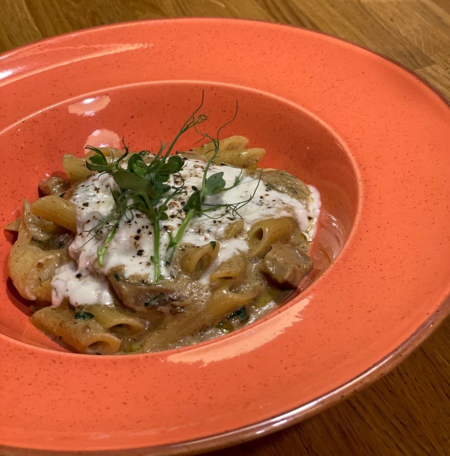 Грибное рагу с картошкой и горошком