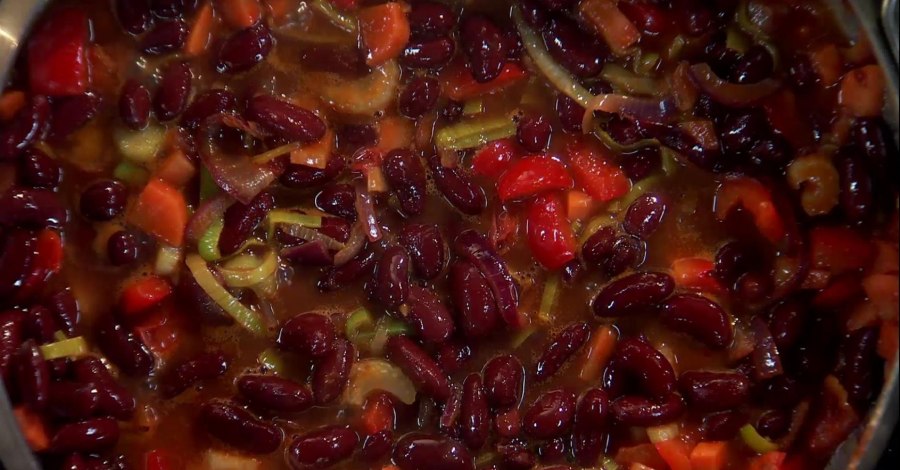 Фасоль стручковая тушеная с овощами