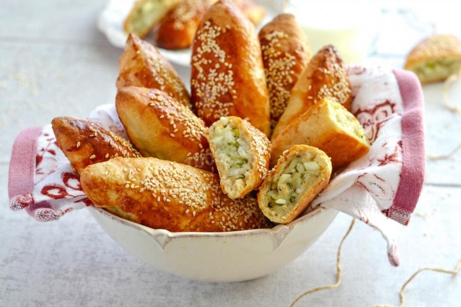 Пирожки с яблочной начинкой