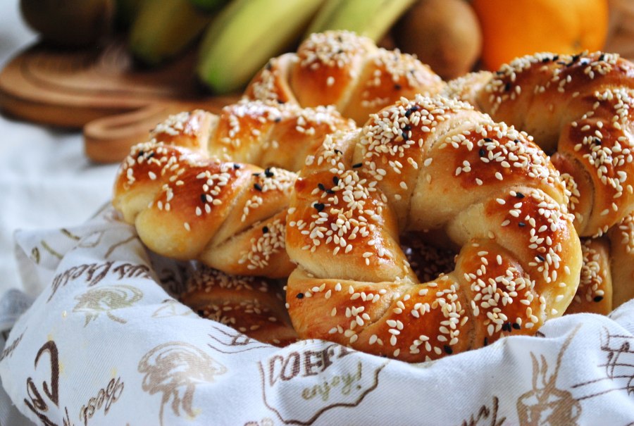 Булочка с кунжутом