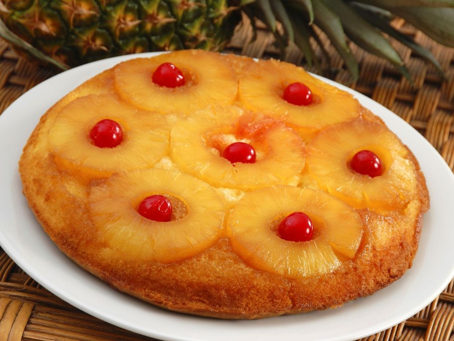 Пирог с ананасами