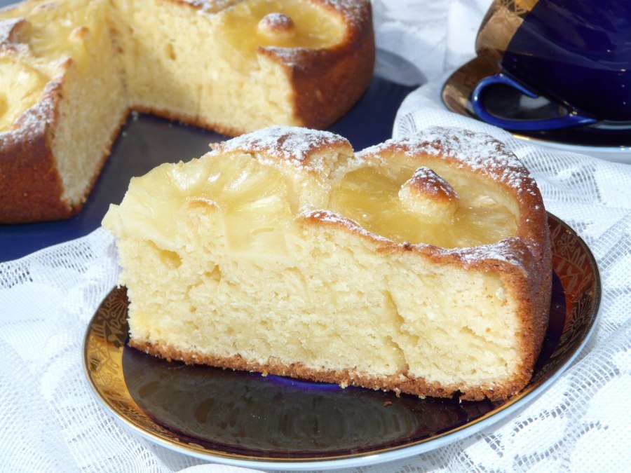 Пирог с творогом и ананасами