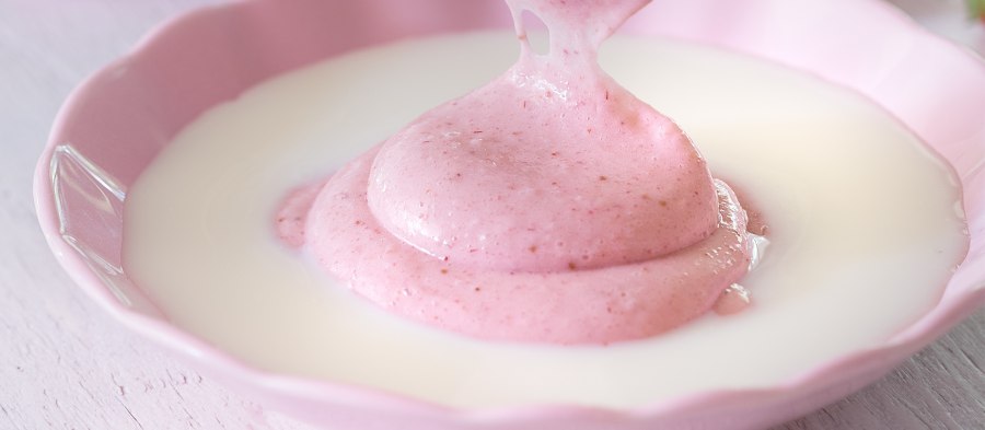 Мусс из манки и варенья с молоком