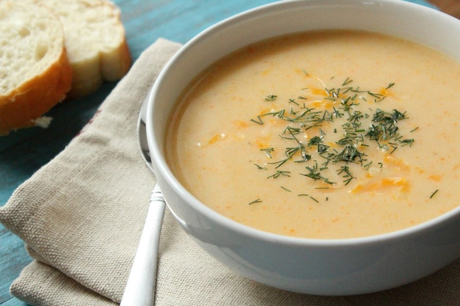 Суп с гренками и сыром
