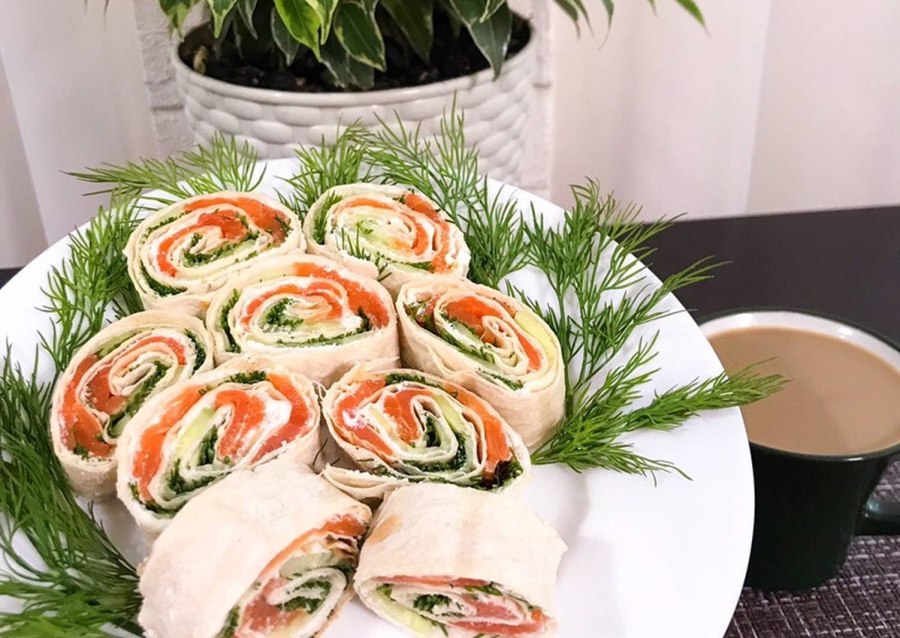 Рулет из лаваша с крабовыми палочками