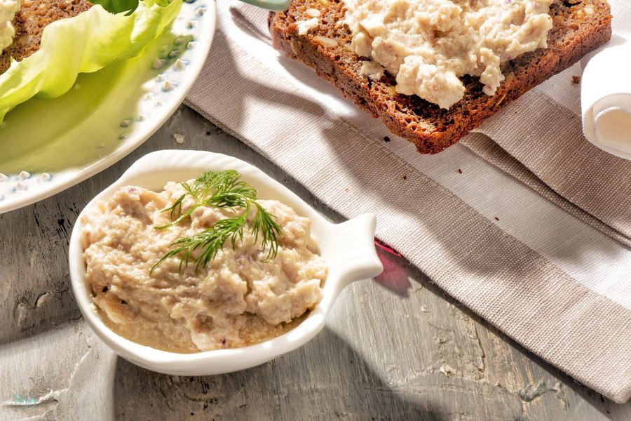 Бутерброды с селедкой на праздничный стол