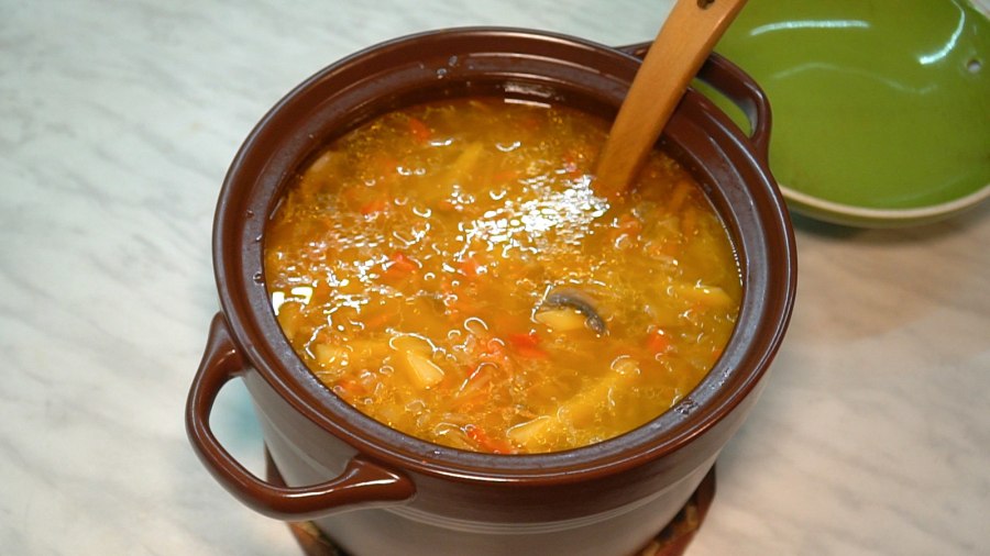 Постные щи из квашеной капусты с грибами