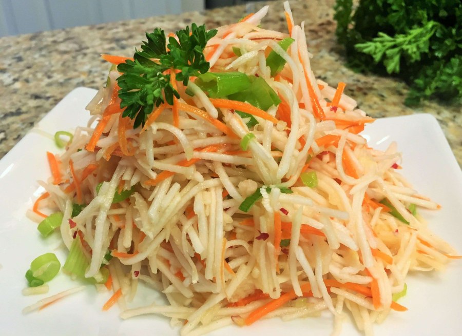 Салат с морковкой