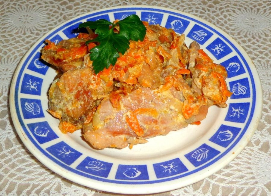 Курица с морковью