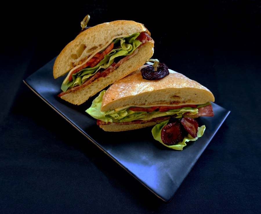 Чиабатта с салями