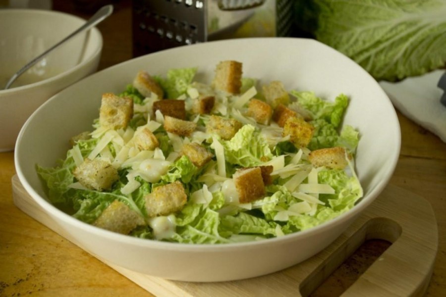 Греческий салат с курицей