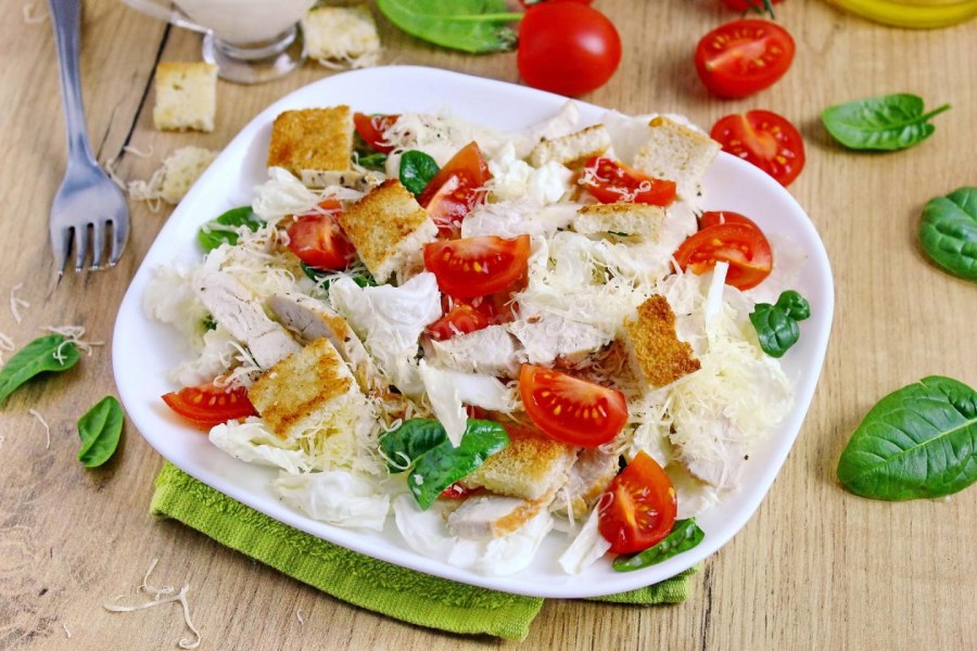 Цезарь с пекинской капустой