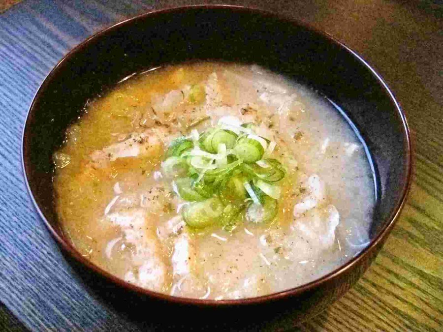 Куриный бульон с пекинской капустой