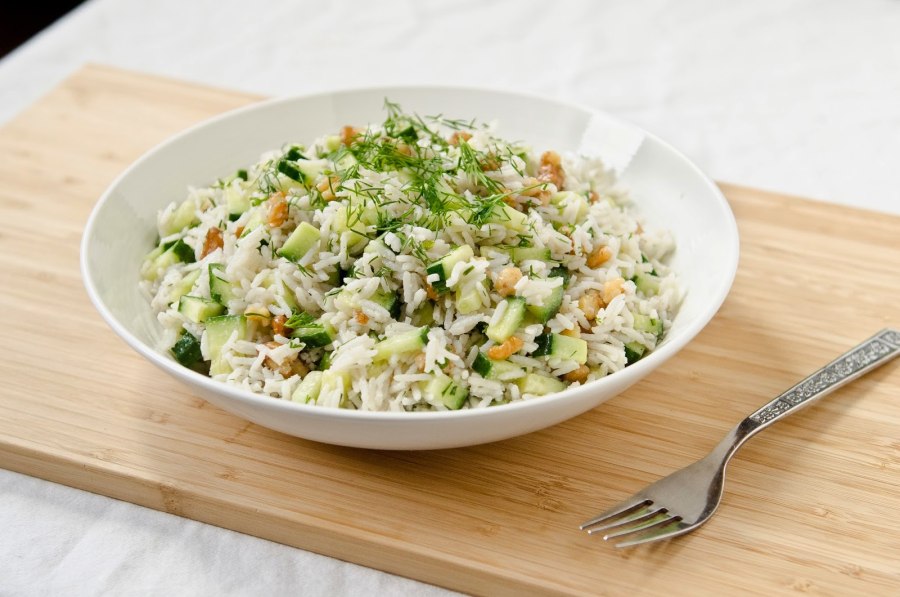 Салат с огурцом и сыром