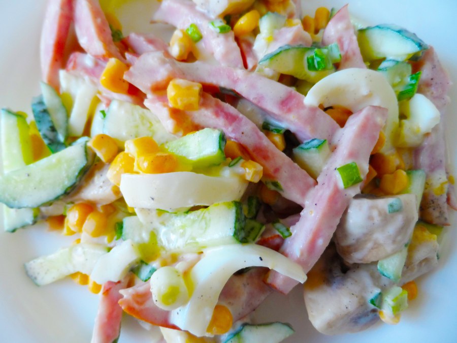 Салат "ветчина с луком"