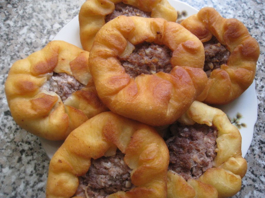 Ленивые беляши с фаршем на сковороде