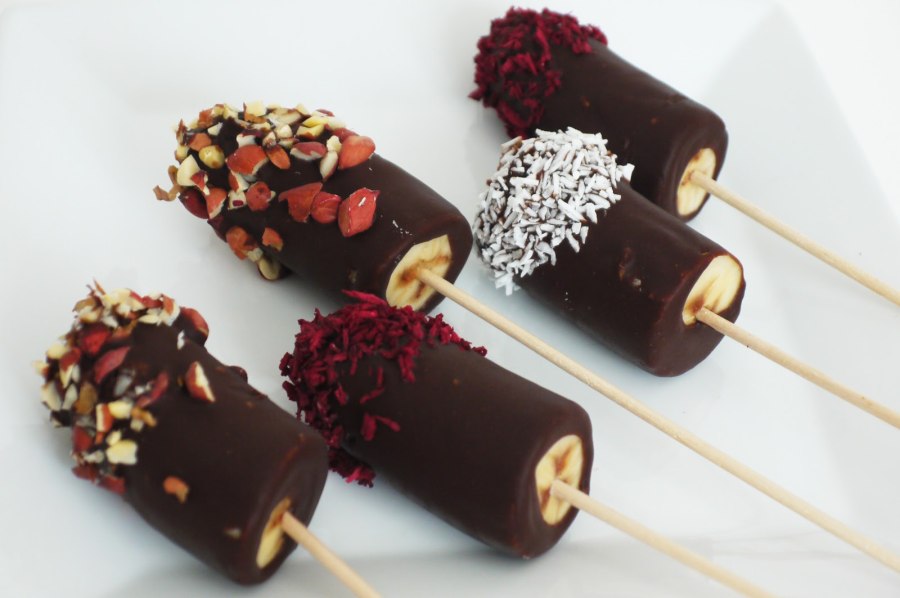 Банановое мороженое эскимо