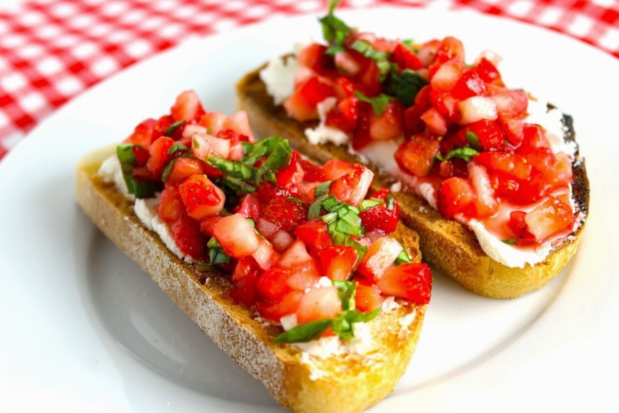 Сэндвич с колбасой