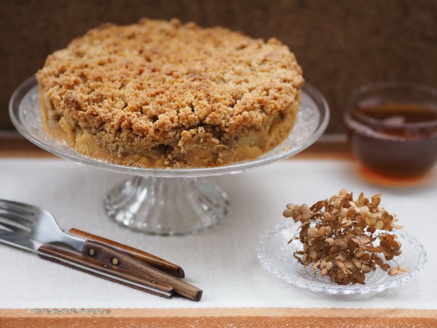 Крошка для пирога из муки и масла и сахара