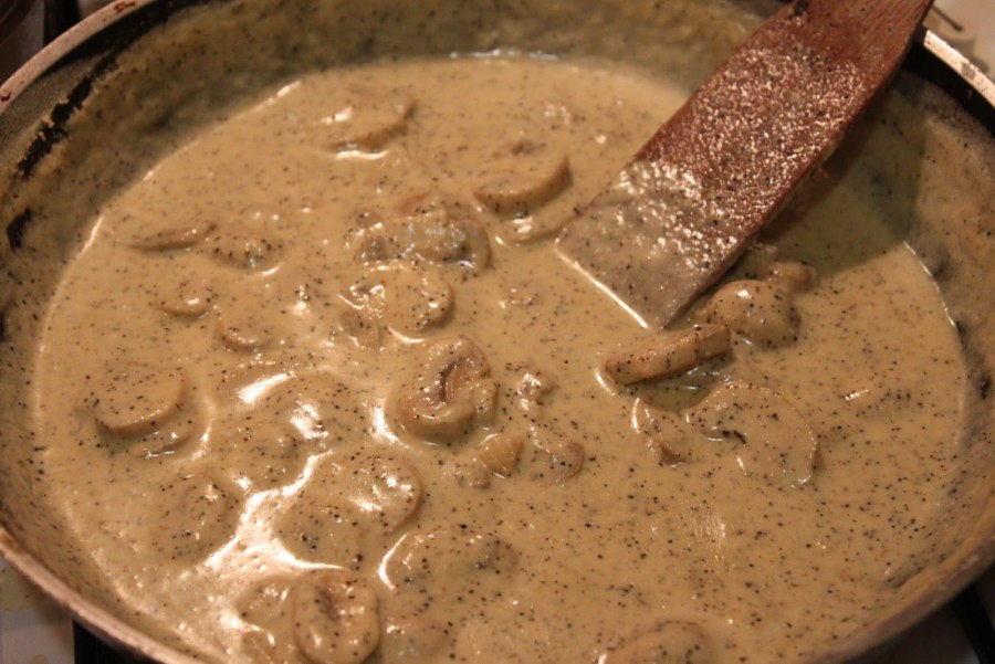 Сметанно грибной соус