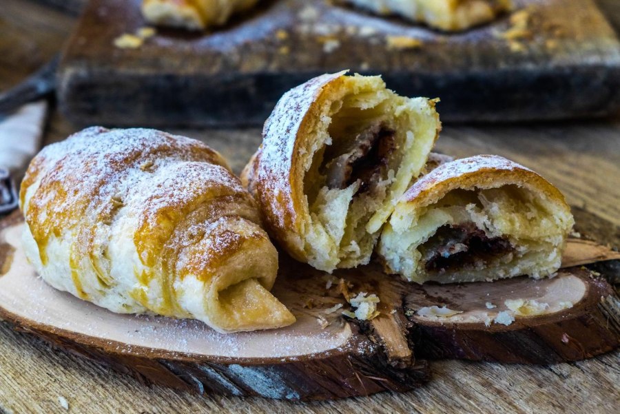 Круассан с начинкой