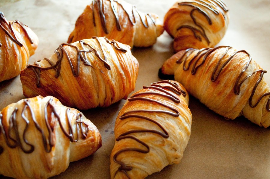 Булочки круассаны