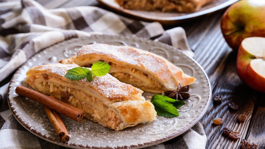 Яблочный штрудель из лаваша
