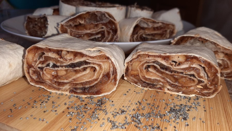 Яблочный штрудель из лаваша в духовке