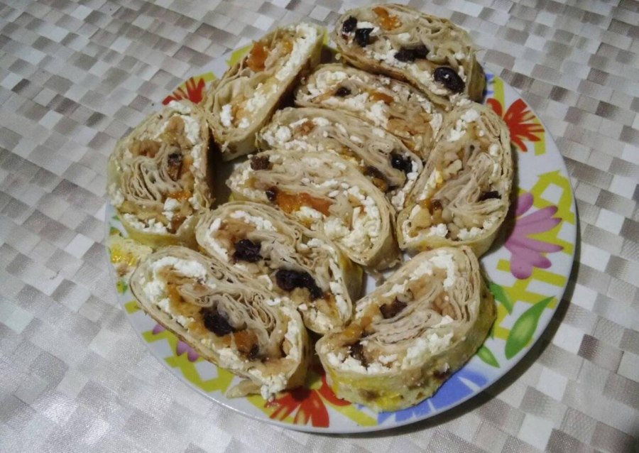 Штрудель с яблоками из лаваша