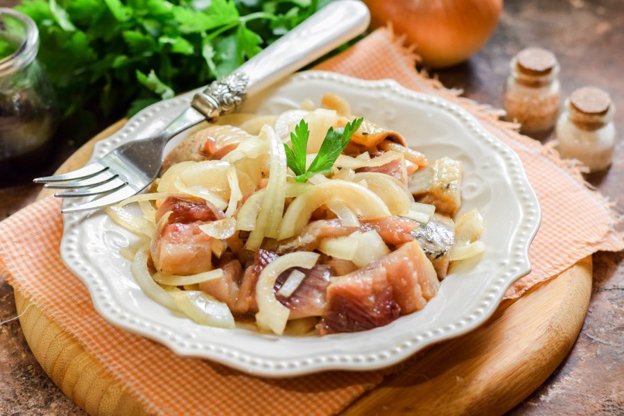 Русское национальное блюдо селедка