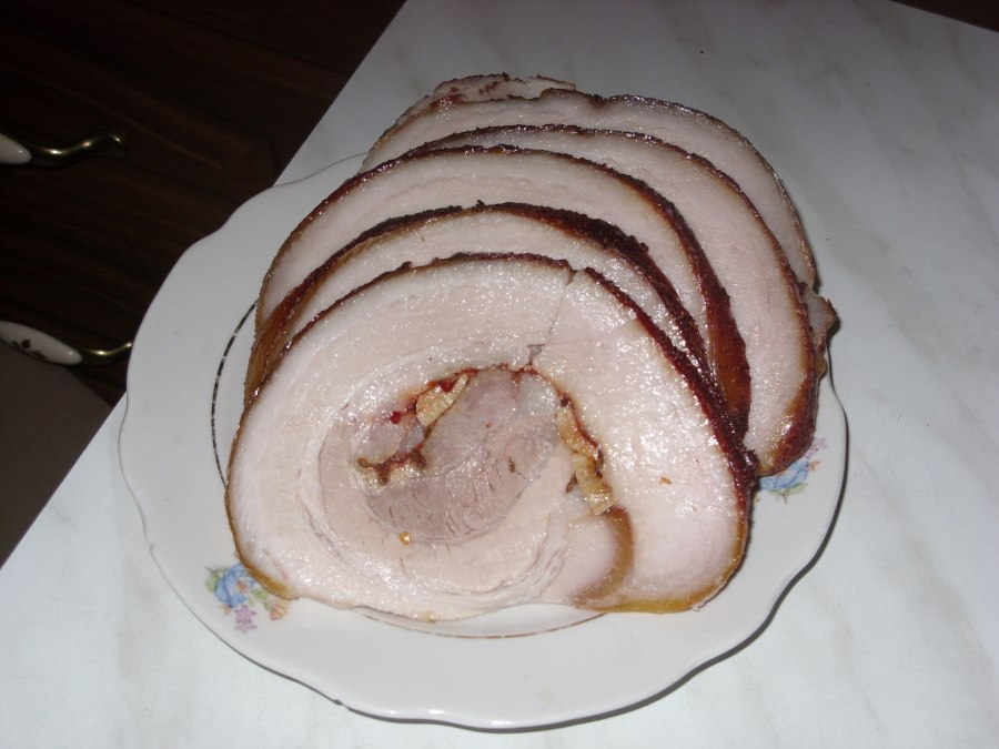 Поркетта рулет из свиного подчеревка