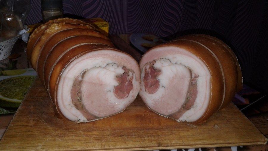 Рулет из свиного подчеревка