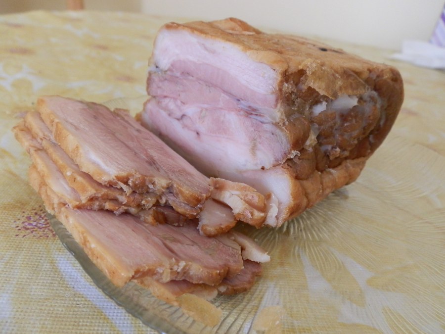 Сало рулет из свиной брюшины