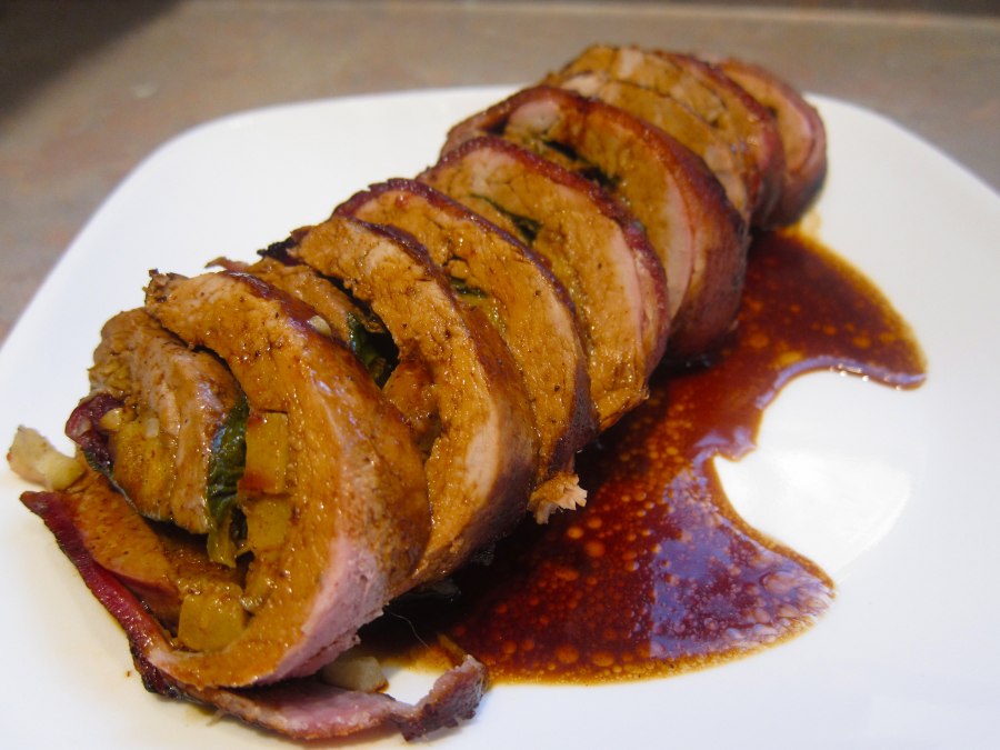 Рулет из свиного карбоната